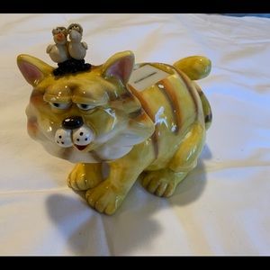 Hallmark piggy bank in a ceramic cartoon cat character with 2 birds on i…